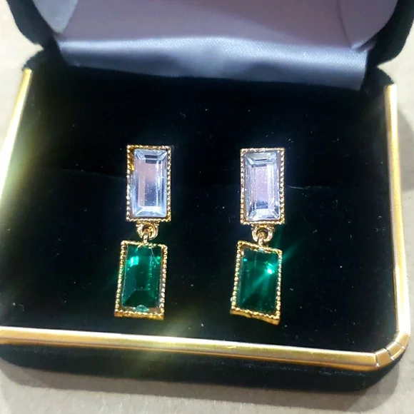 Vintage Earings - Picture 2 of 5